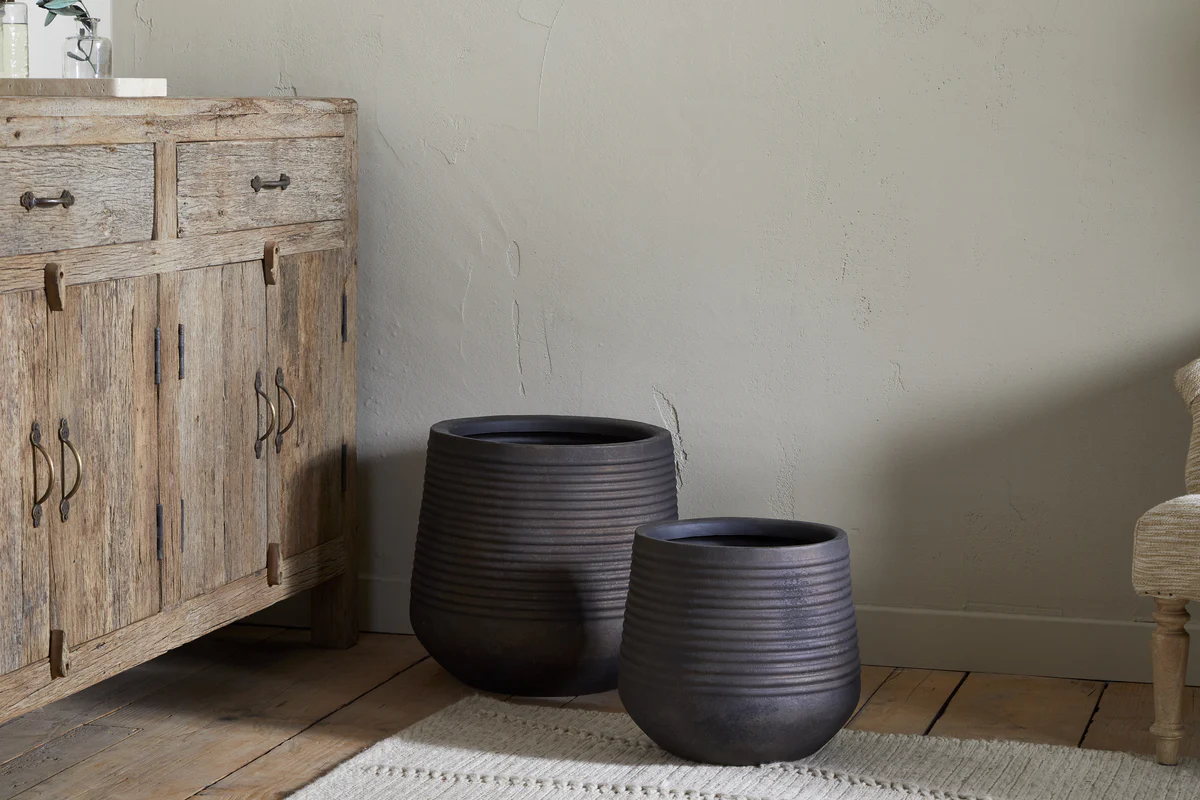 Lmaga Metal Grooved Planter - Aged Black - Image 2