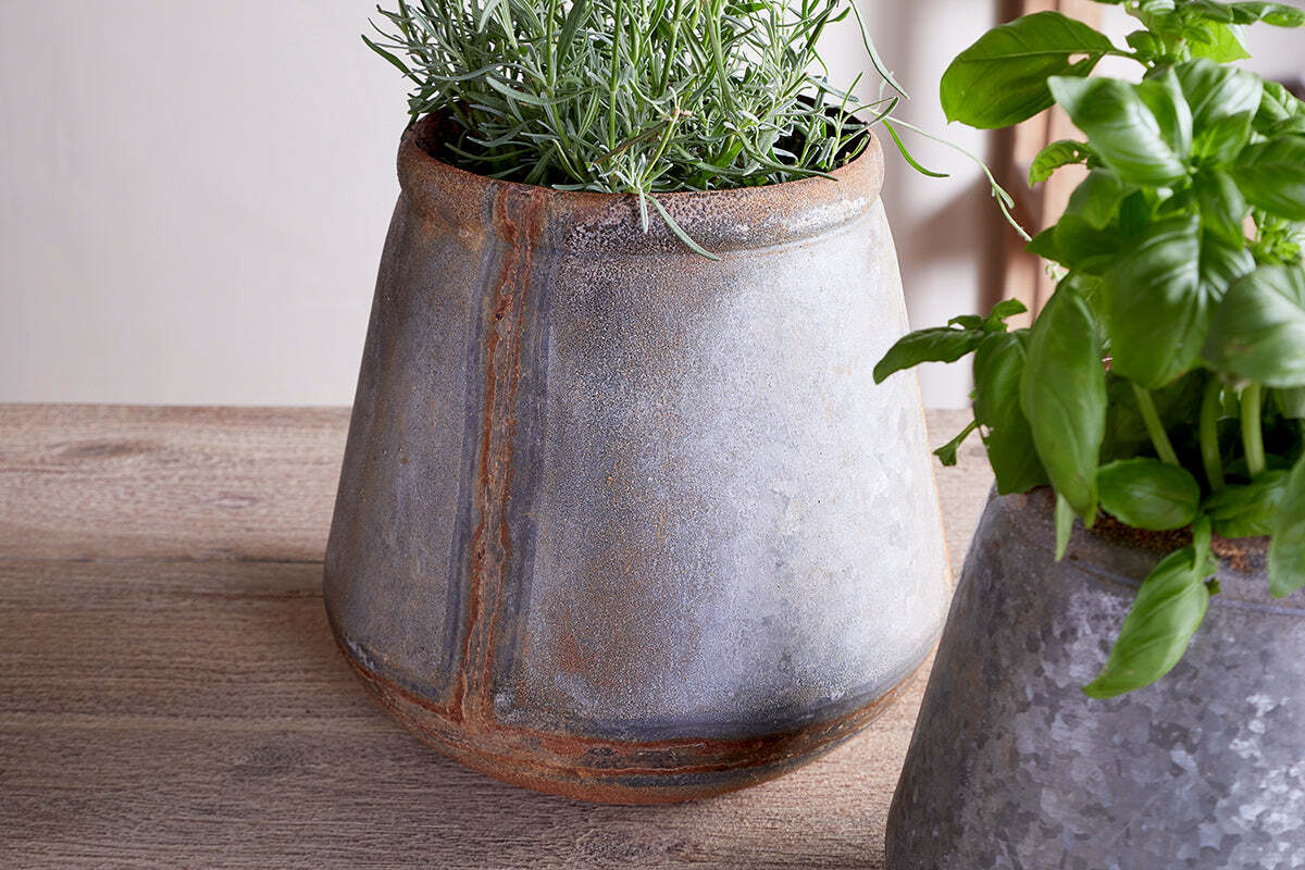 Mamba Outdoor Planter - Aged Zinc - Image 4