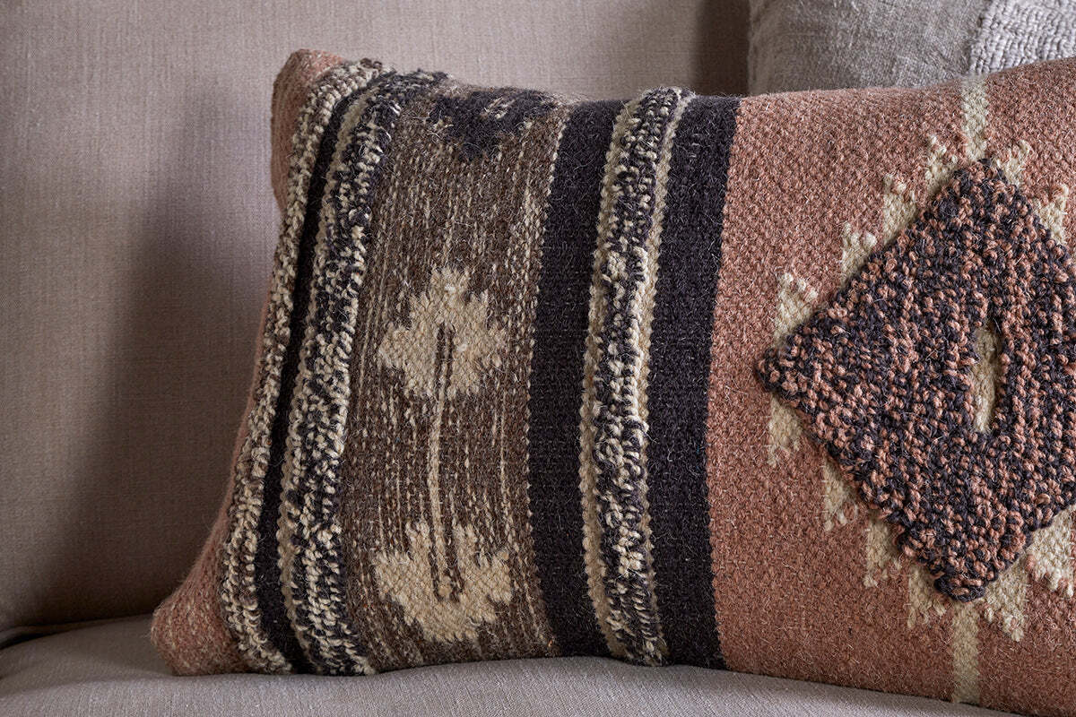 Tussi Sia Cushion Cover - Dusty Pink - Image 3
