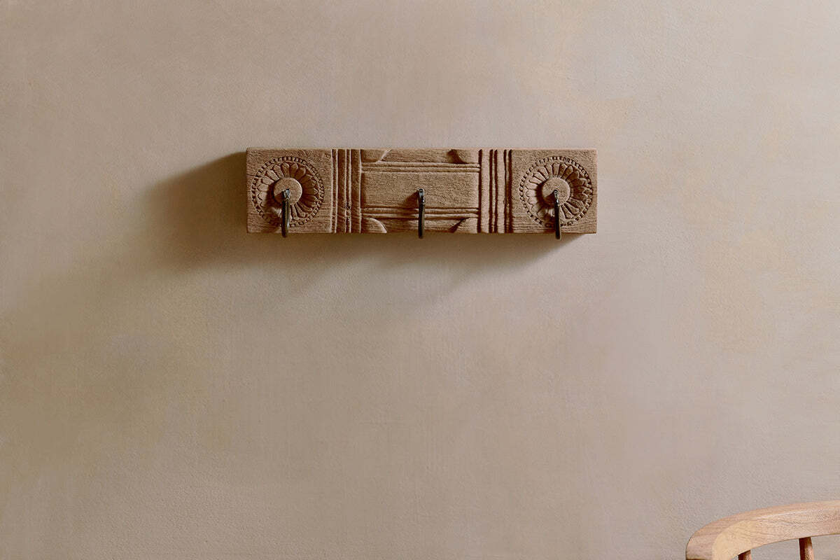 Veduru Mango Wood Carved Hook - Natural (Row of 3) - Image 2